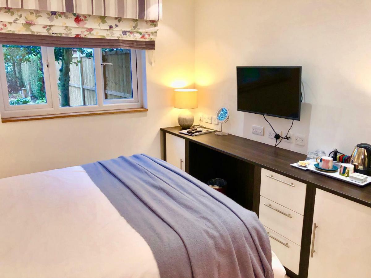 Bed and Breakfast Laurels Felsted Экстерьер фото